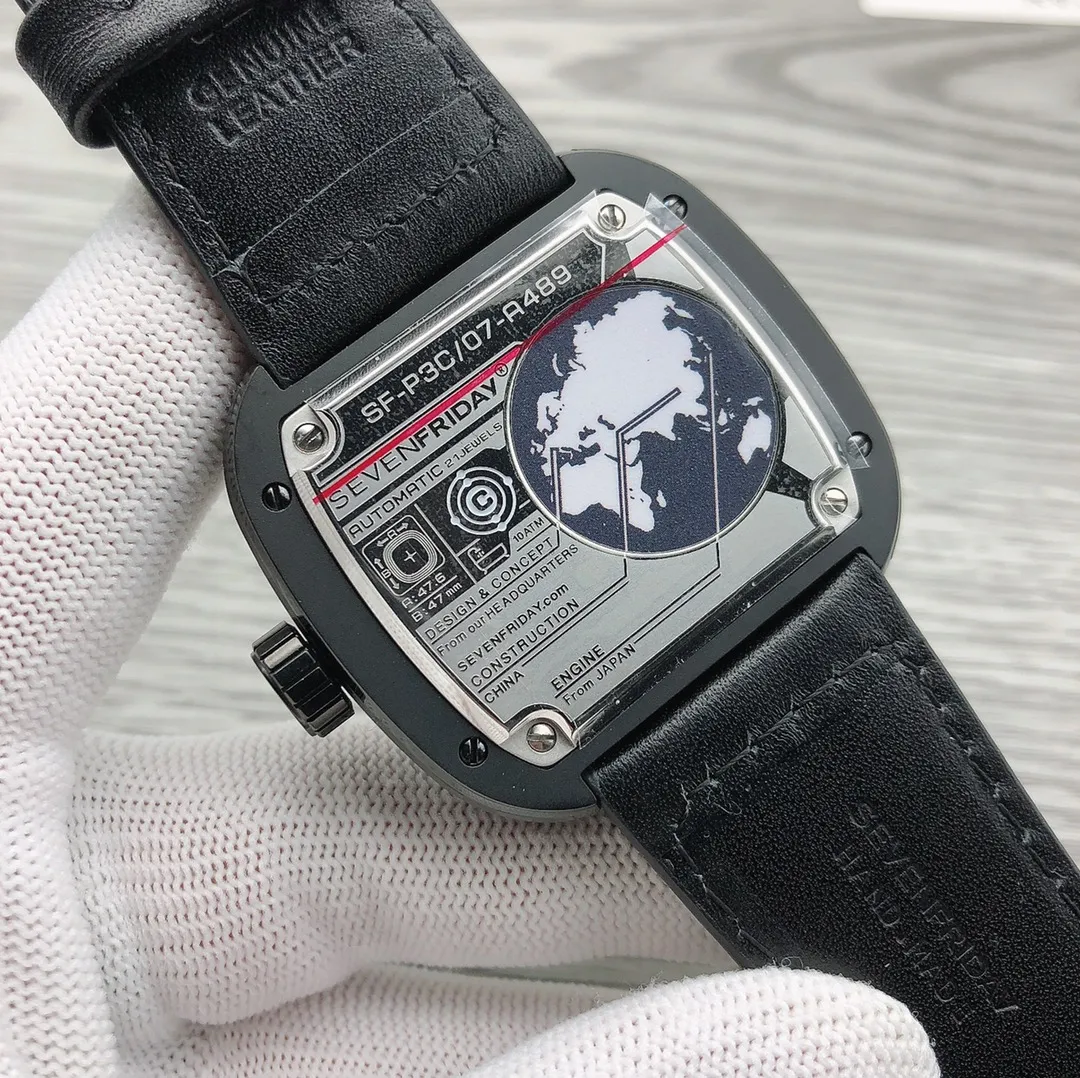 【Authentic Tmall】💰1640! SEVENFRIDAY Seven Fridays P6C/07 🎮The ice and snow storm is coming, the white carbon fiber frost is sweeping across, step on the accelerator, and take you towards the cool fashion! 1⃣️Lacquered hour markers, silver-white outer ring dial. The all-white color scheme is extremely pure. Carry out the cool temperament to the end. 2⃣️The hour and minute hands are coated with white luminous coating. Wherever the eyes meet, the light is hidden in the wrist. 3⃣️The bezel, dynamic ring, and the 12_2 area of ​​the inner ring are all made of carbon fiber and equipped with a screw-in crown. It is as light as snow and as hard as iron, so it can travel lightly in winter. 🎮4⃣️The front of the strap is made of white competition-grade safety belt nylon material. It rushes forward and is not afraid of hard steel. It is lined with black velvet and provides a comfortable wearing experience. The size of the watch is 47.6mmx47mm, and it uses the original Japanese Citizen 82s7 automatic movement. Equipped with NFC chip sensor authentication.